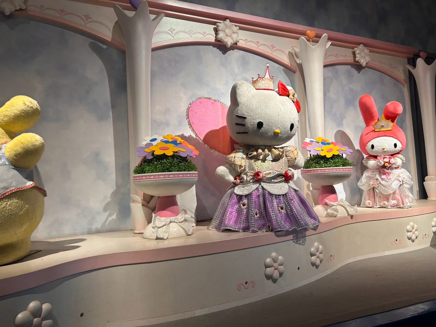 ハーモニーランドのショーに出てきたキティちゃんとマイメロディ