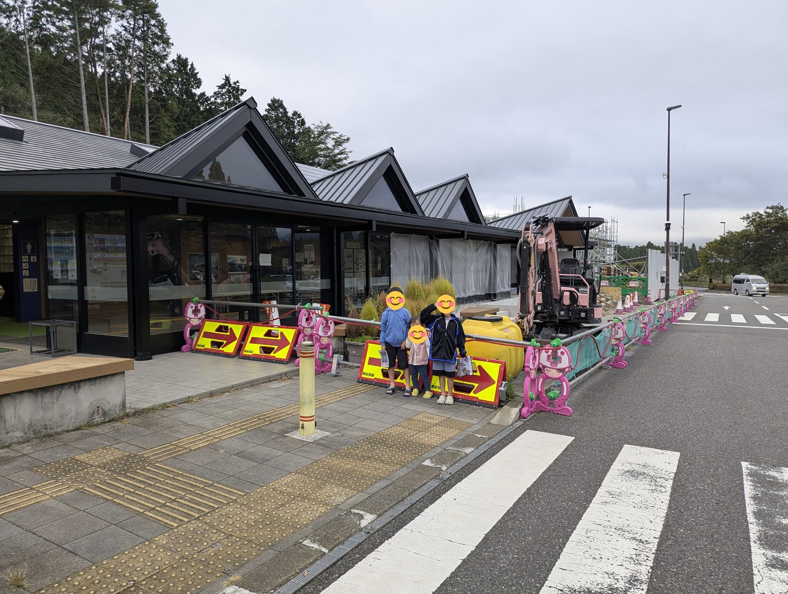道の駅ゆふいんの建物前（翌朝）